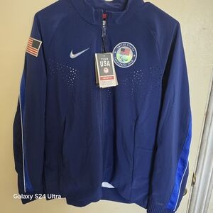 Nike Paris 2024 Team Isssued USA Paralympic Podium Jacket Womens Small $400 NWT
